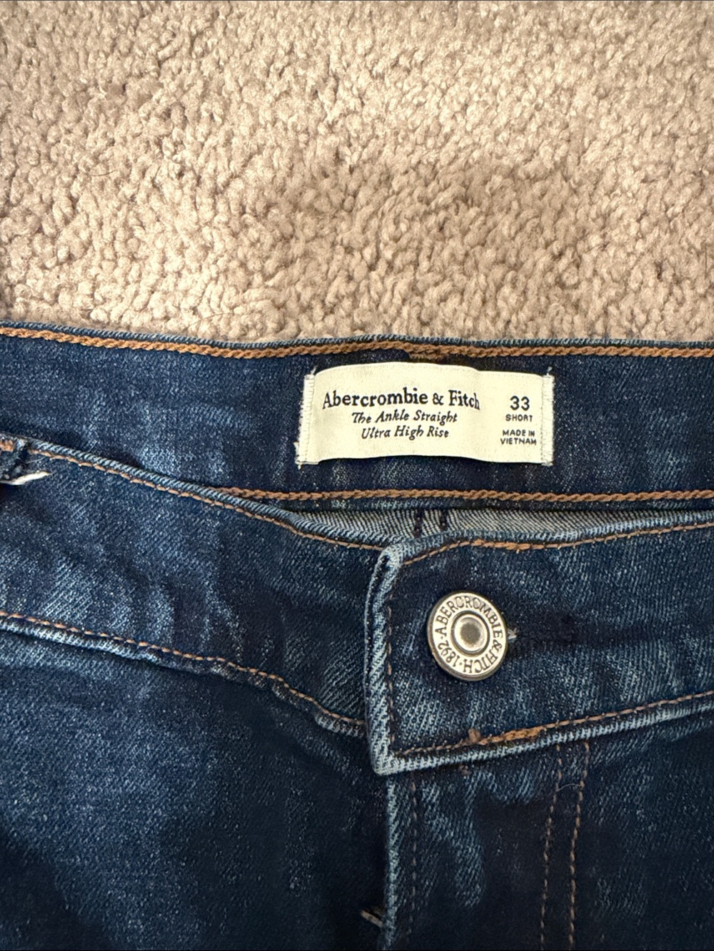 Abercrombie & Fitch Dark Blue Ankle Straight Jeans